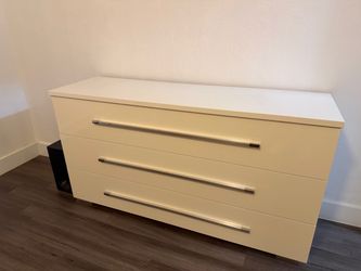 White Gloss 3-Drawer Dresser with Chrome Handles