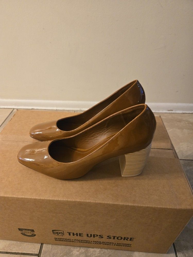 Tory Burch Patent Leather Shoes