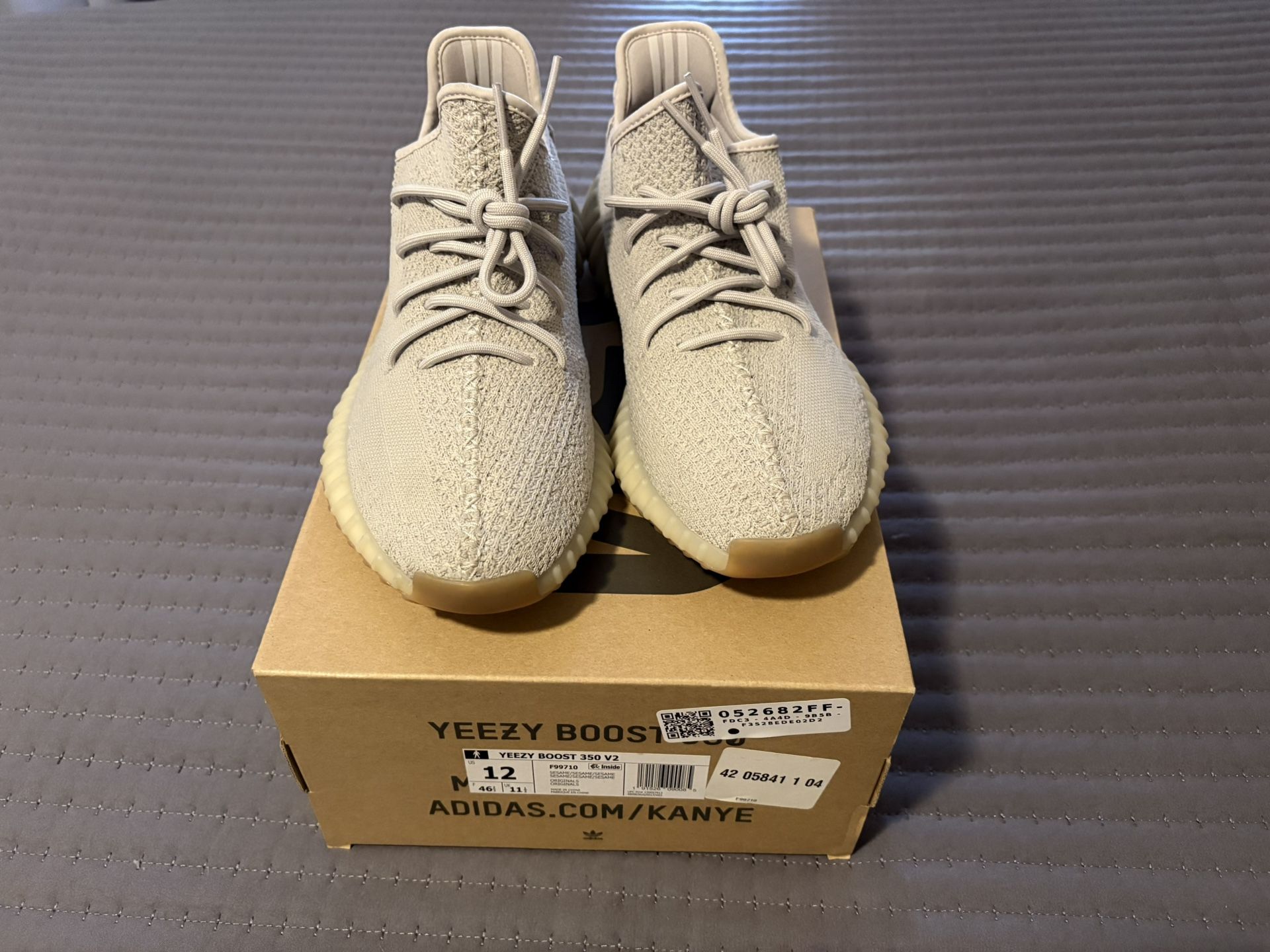 adidas gazelle silver green womens adidas Men's Yeezy 500 "Stone Salt"