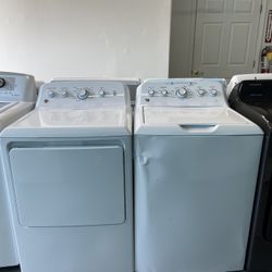 Brand New Scratch And Dent Ge Washer And Dryer Set With Agitator 