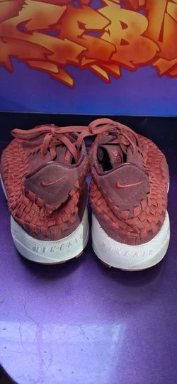 Nikes size 8 like new weaved