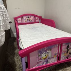 Minnie Mouse Toddler Bed 