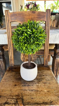 Artificial house plant