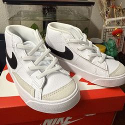 Nike Blazer Mid ‘77