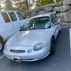 1999 Ford Taurus