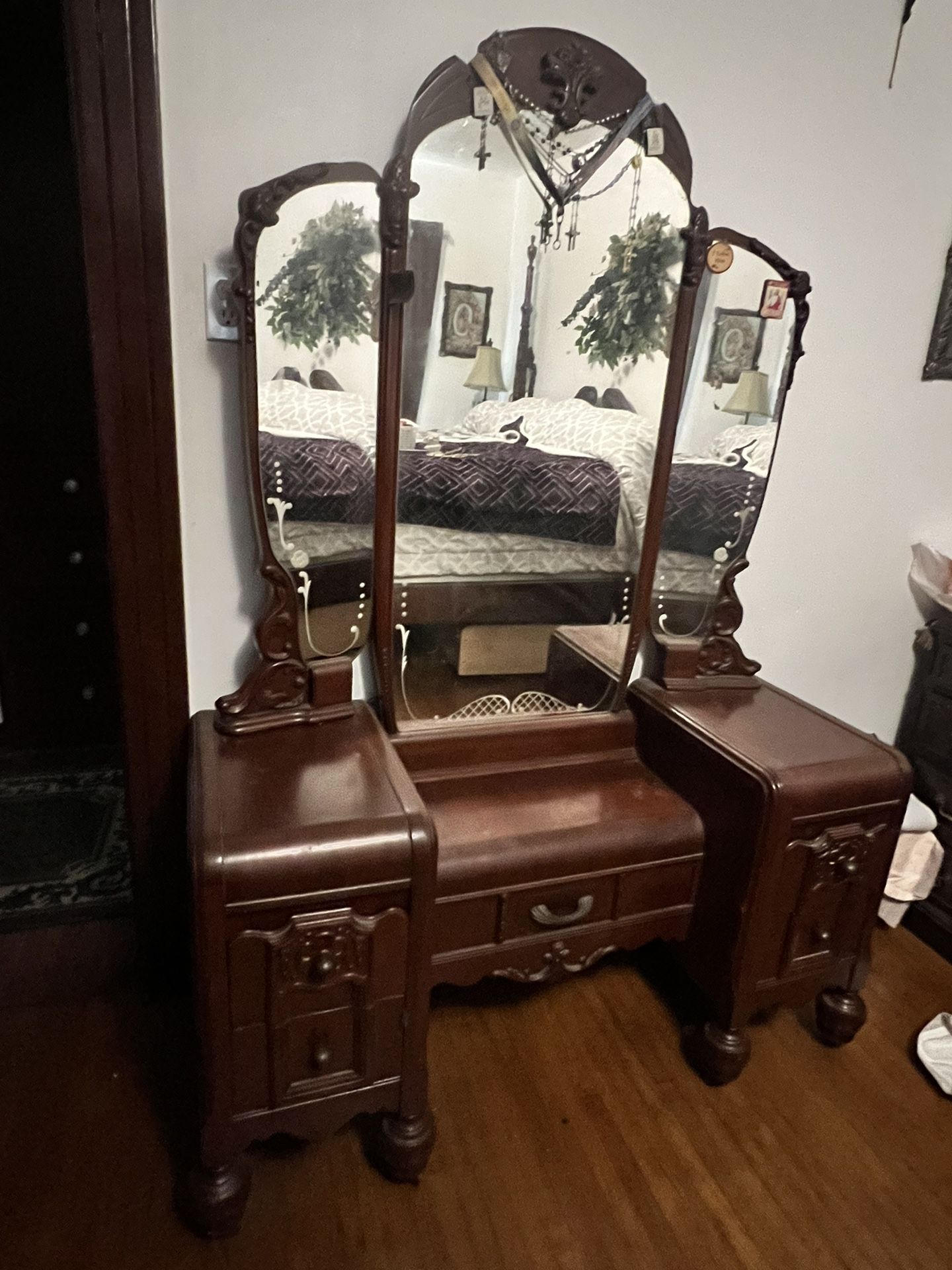 Antique Vanity dresser  