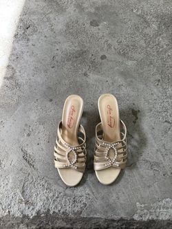 Elegant Women's Sandals size 5