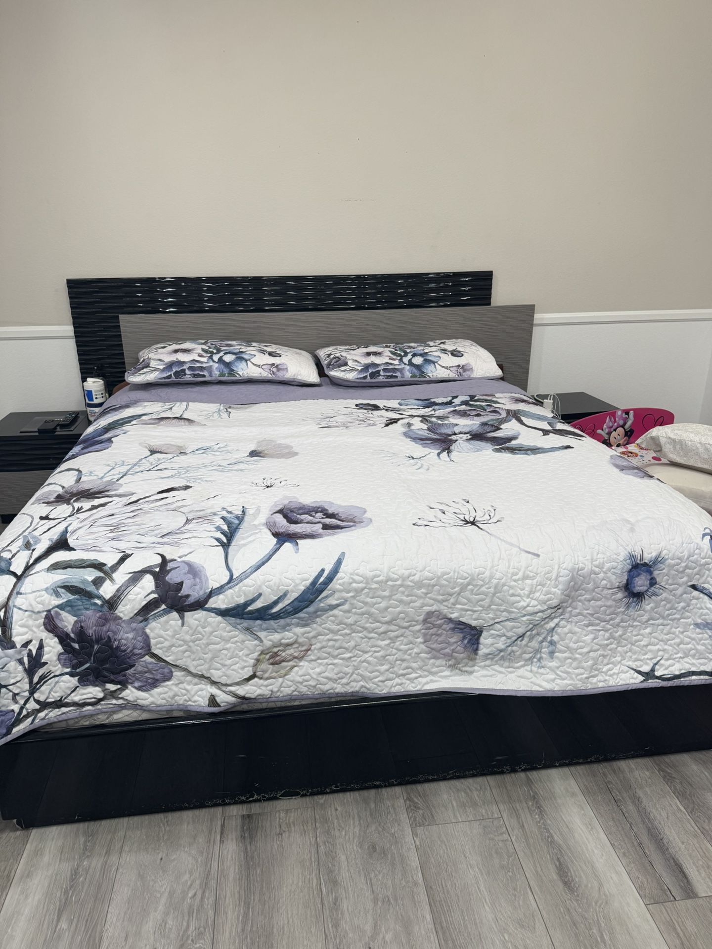 Cal King Bedroom Set