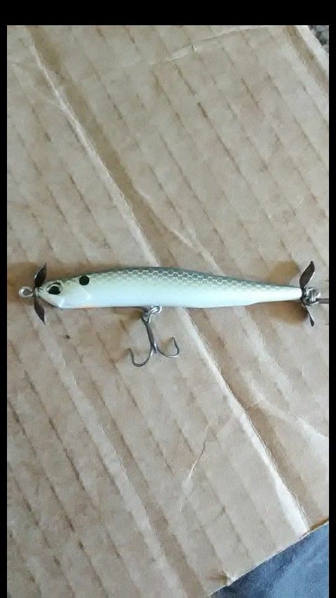 Realis spy bait fishing lure 80 brand new