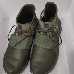 Fenty Sneakers By Puma ( Size 5.5)