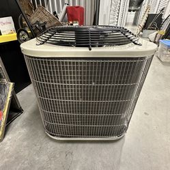 Ac Unit. One Day Old. Size Is 1.5 Ton 
