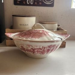 Vintage Romantic England Soup Tureen