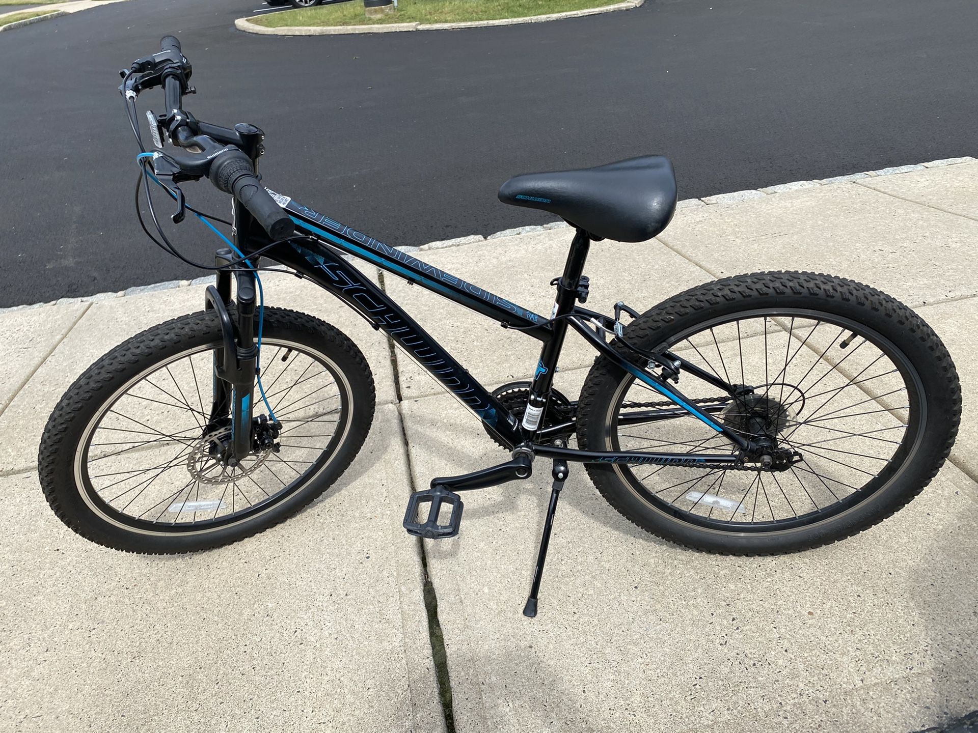 2019 Schwinn Sidewinder Mountain Bike...24-Inch wheel size