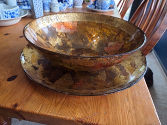 Large copper toned bowl and plate, would work great for fruit bowl or centerpiece