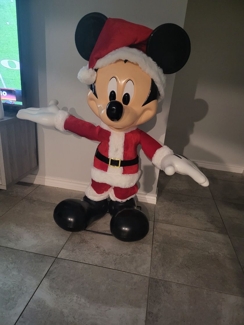 4ft Mickey Mouse