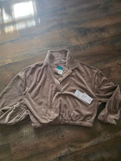 Size M sweater $3