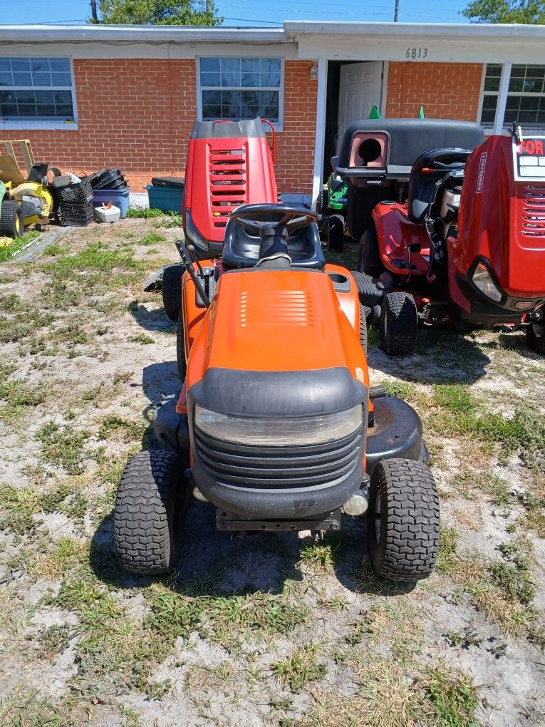 Ariens 17.5 Hp, Riding Mower.