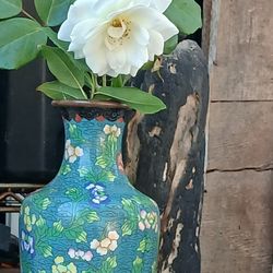 Vintage Chinese Cloisone Vase . 