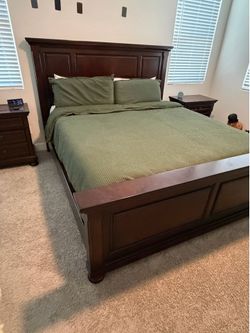 California Kind matching bed set