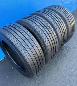 225 45 17 Hankook I'm selling this set of tires with 80% life left on all 4