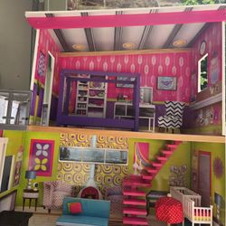 Doll House 