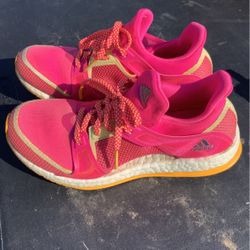 Adidas shoes size  6 1/2 for woman’s