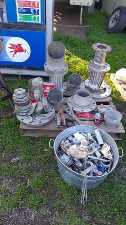 SS fittings and copper valves. Sspipe hangers different zises