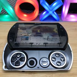 Sony PlayStation Portable Go 