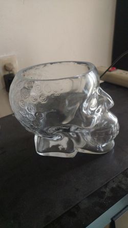 Glass Skull 4"