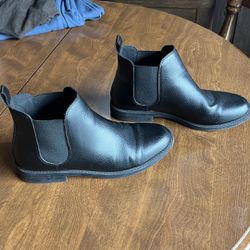 Short Black Boots