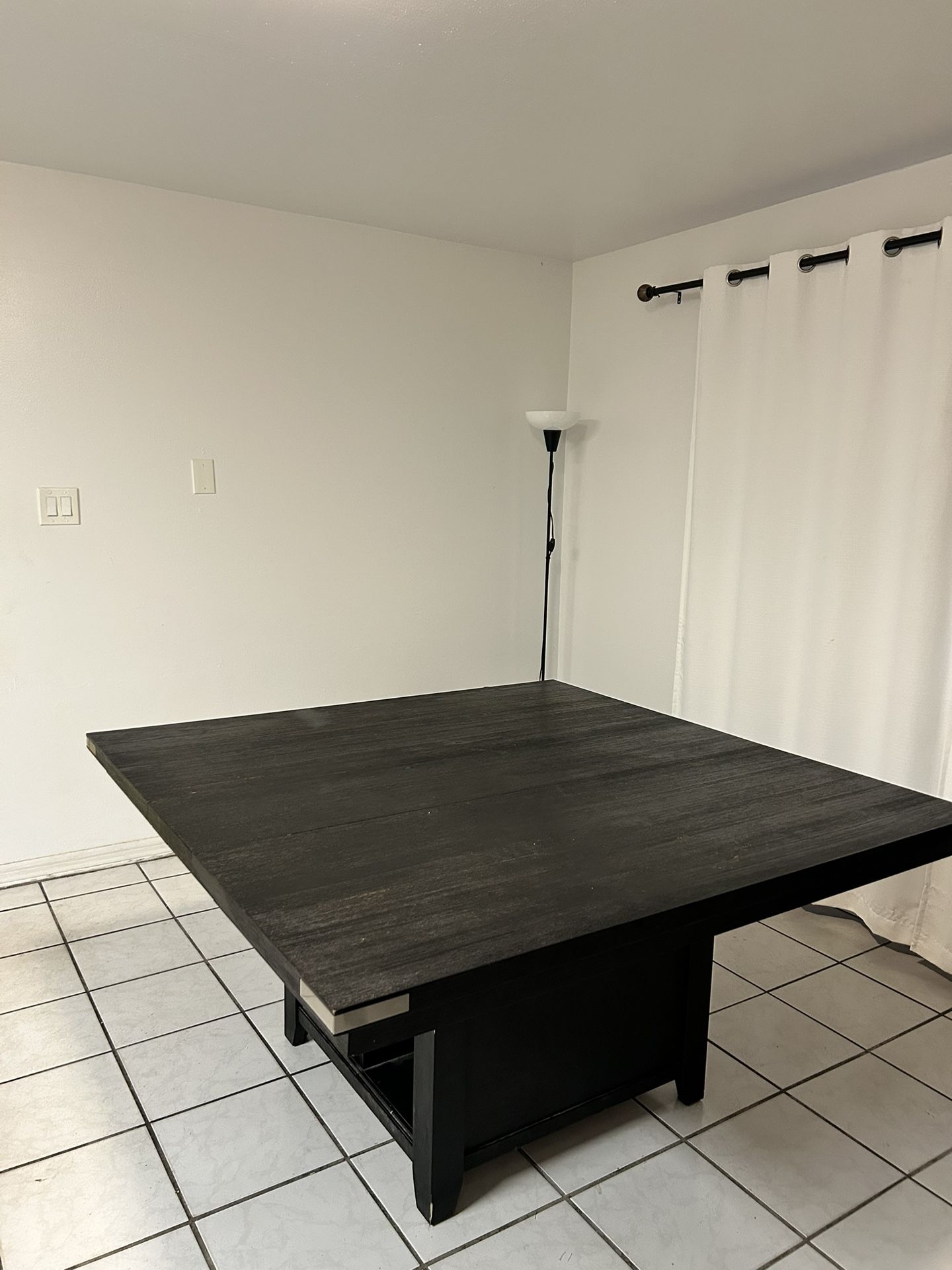 Dinning Table