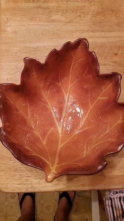 Leaf shape bowl