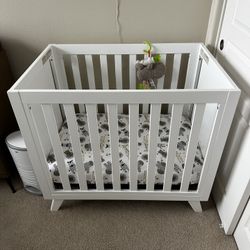 Mini Crib In Great Condition Minimal Use