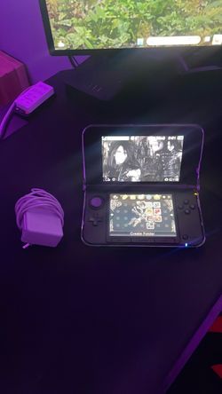 (TRADE) black Modded 3DS XL+128gb sd card