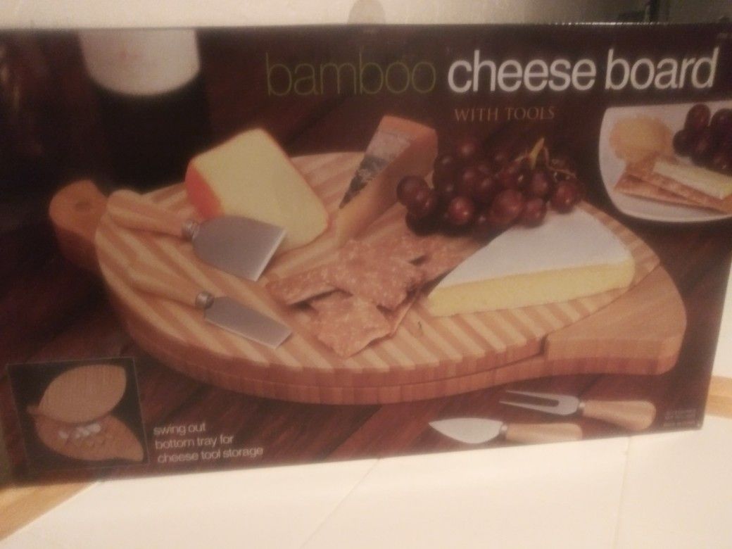 Bamboo Cheese Board With Tools