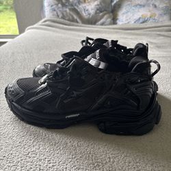 balenciaga runners