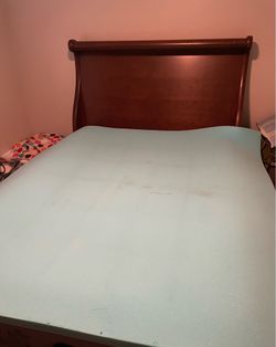 Used 78” x 79” x 2” King Size Memory Foam Mattress Topper