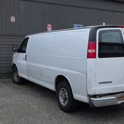 Chevrolet express cargo van extended edition