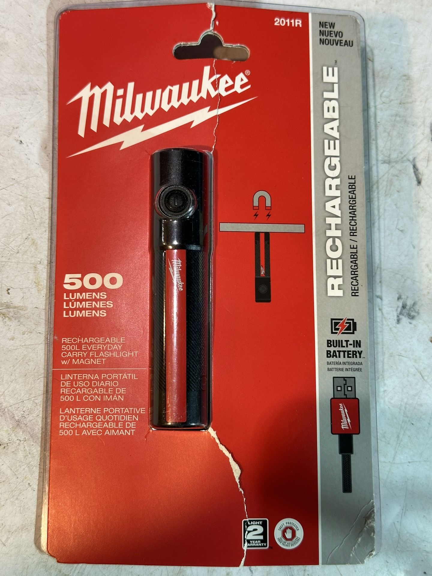 Milwaukee 500 Lumens Flashlight New In Package 30$ 