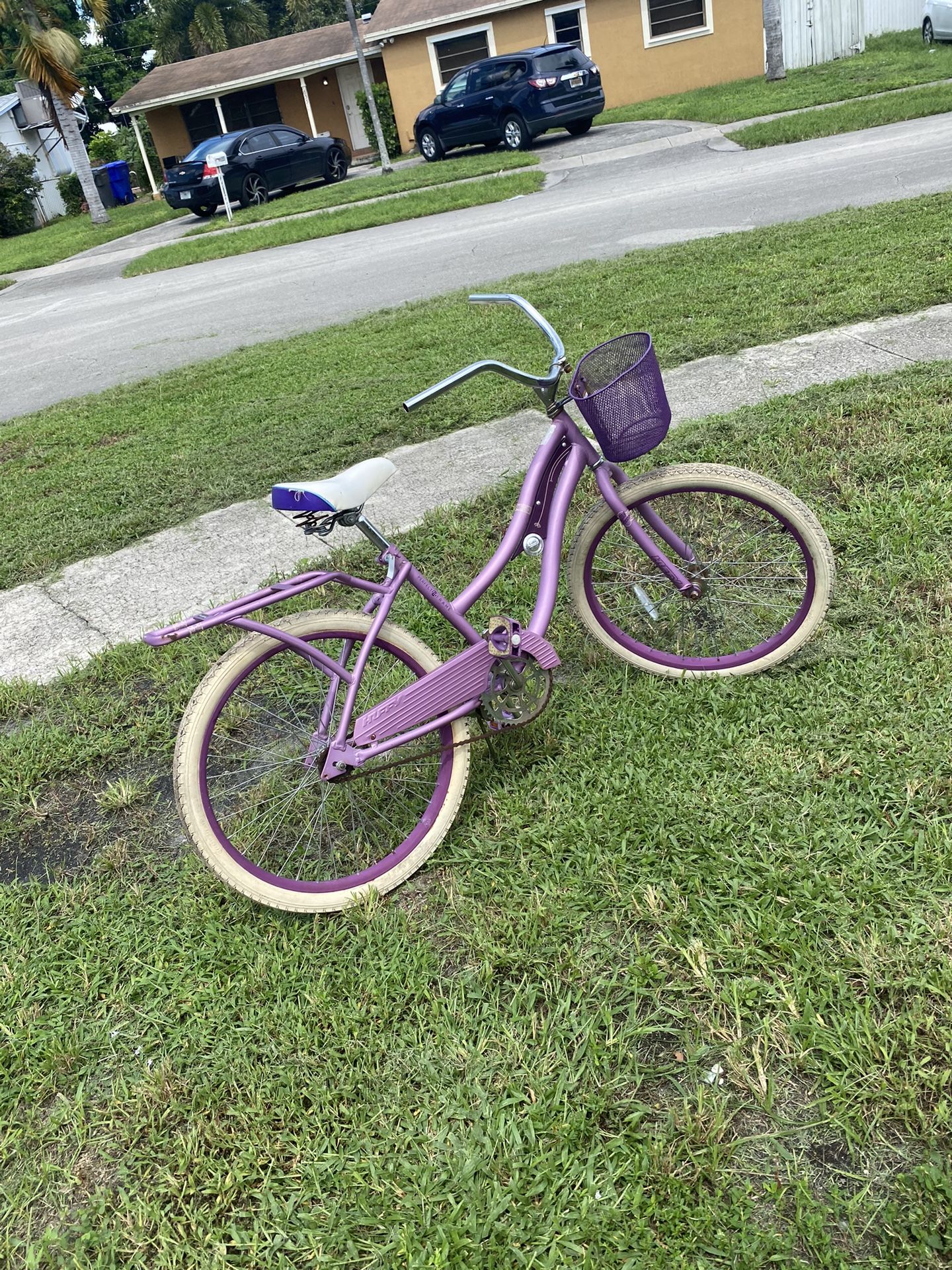 Huffy 24" Nel Lusso Cruiser Bike,Purple, Adult, Women's
