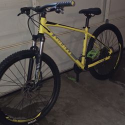 Giant Talon 3 Hardtail Mountain Bike