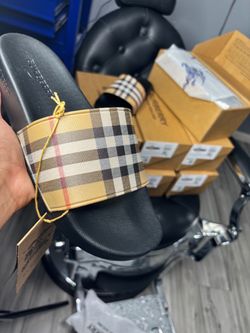 Burberry slide toy