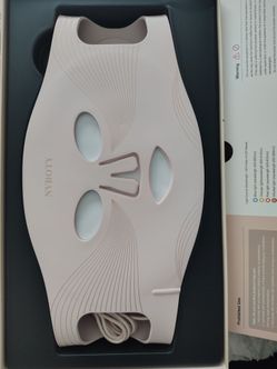 Red light therapy mask