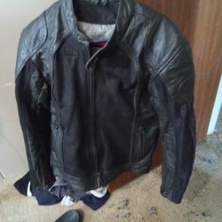 Motorcycle jacket the tag says europe size sixty or fifty of me united states size forty