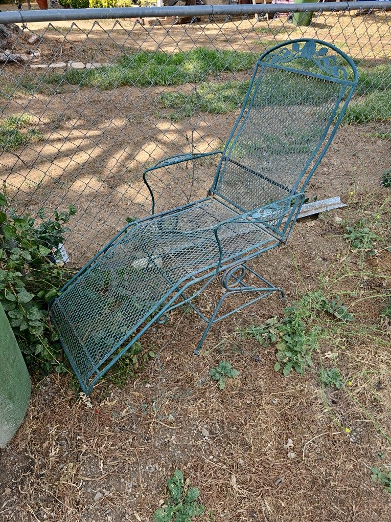 Vintage Backyard Lounge Rocking Chair