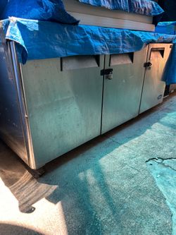 Cooler under the counter like New Cooler under the counter like new