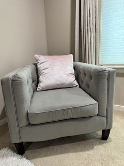 Tufted Accent Chair – Light Gray/Sage Linen, Chesterfield Style