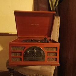 Crosley Record Player/radio 