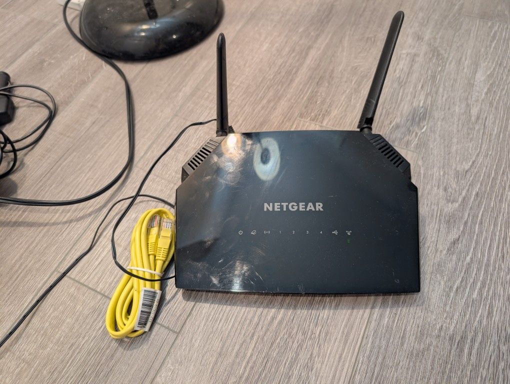 Netgear AC1200 Dual Band WiFi Router + LAN Cable Included