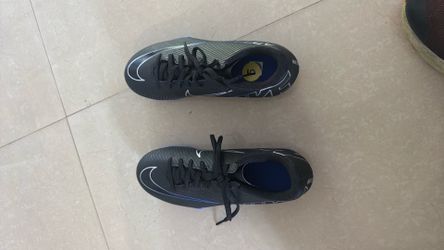 Soccer cleats
